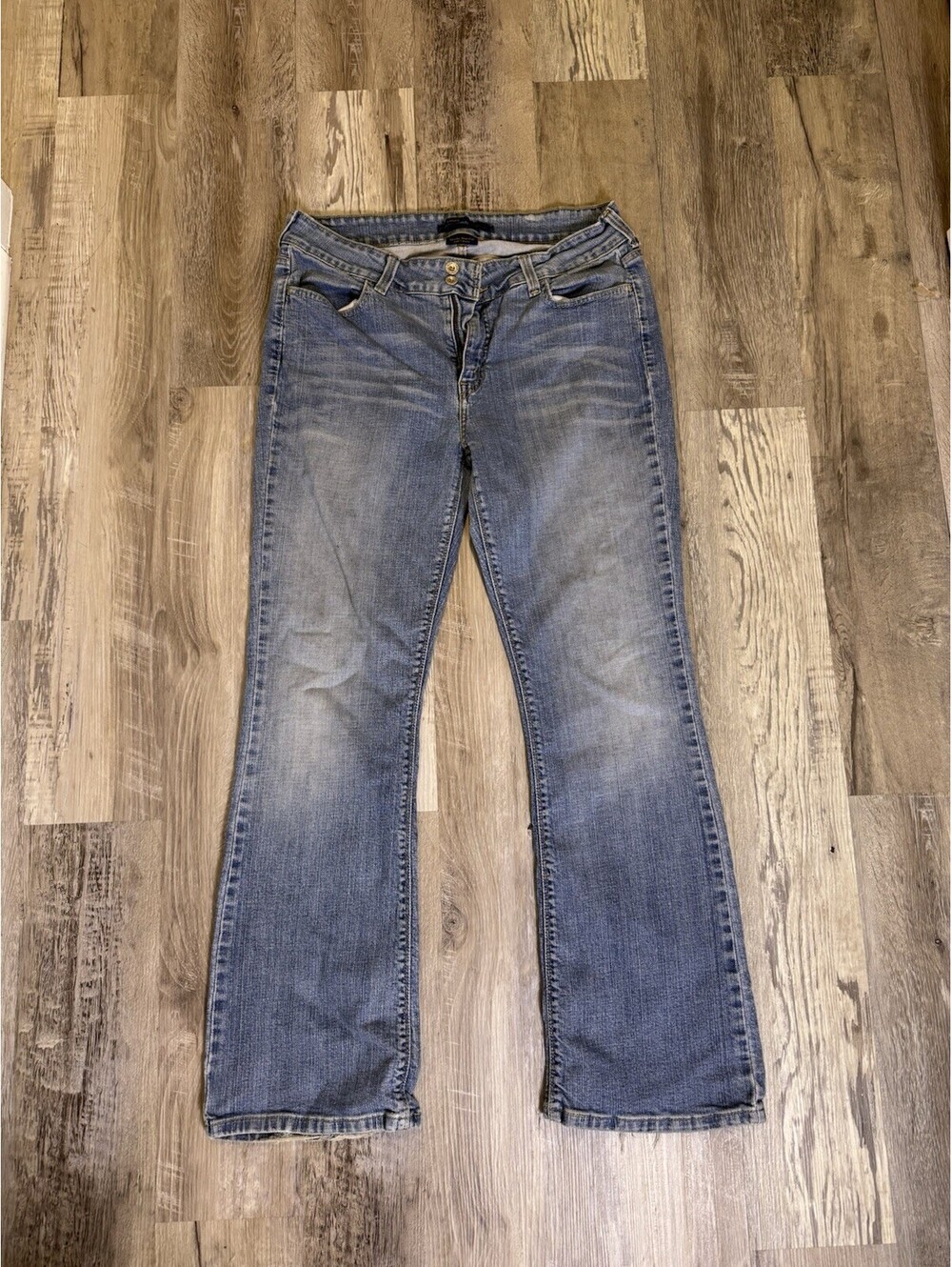 Vintage 2000’s Levis 526 Slender Boot Cut Jeans Womens 14 Medium Wash